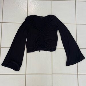Bell sleeve crop